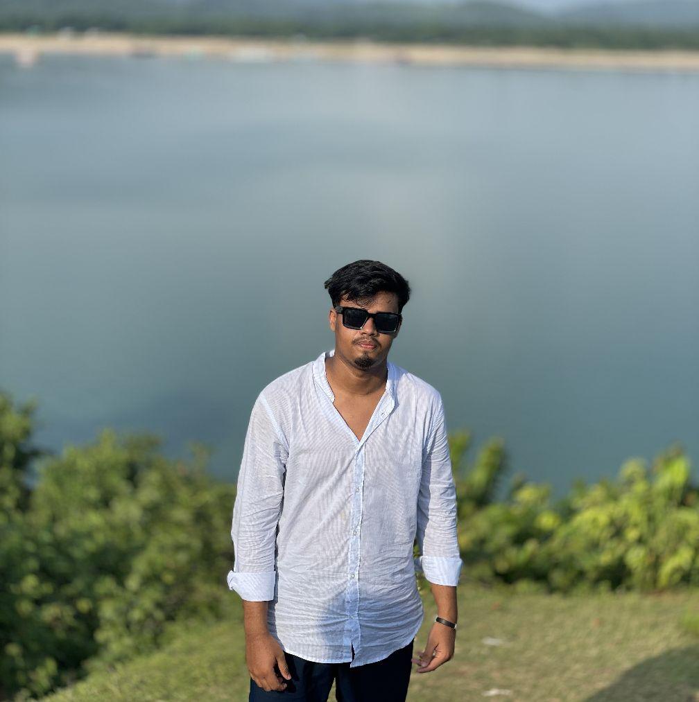 চাঁদপুরে মতলব-বাবুরহাট রোডে মোটরসাইকেল দুর্ঘটনায় ছাত্রের (রুবায়েত) মৃত্যু